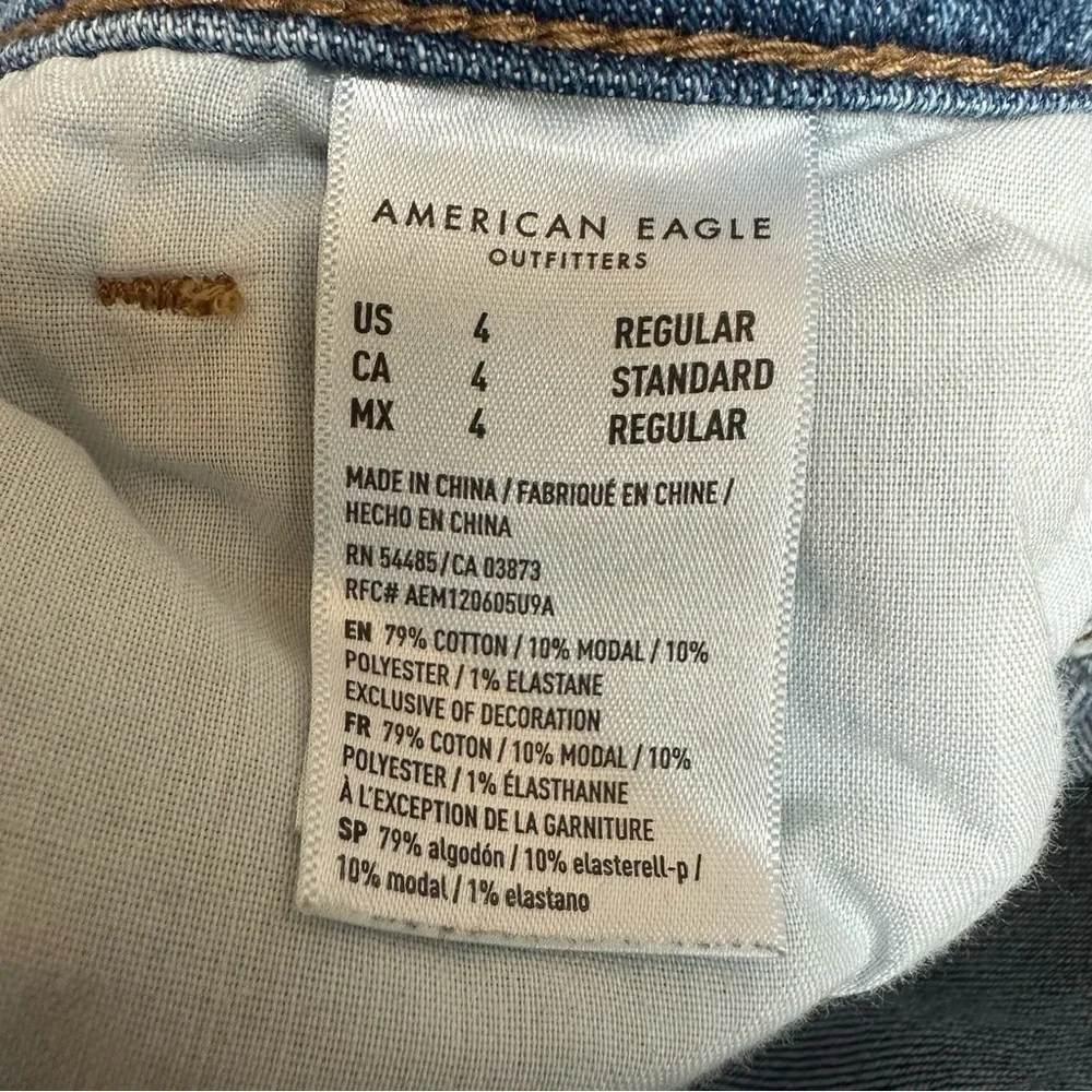 American Eagle Stretch Mom Jean Denim Size 4 Casual Straight Leg High Rise